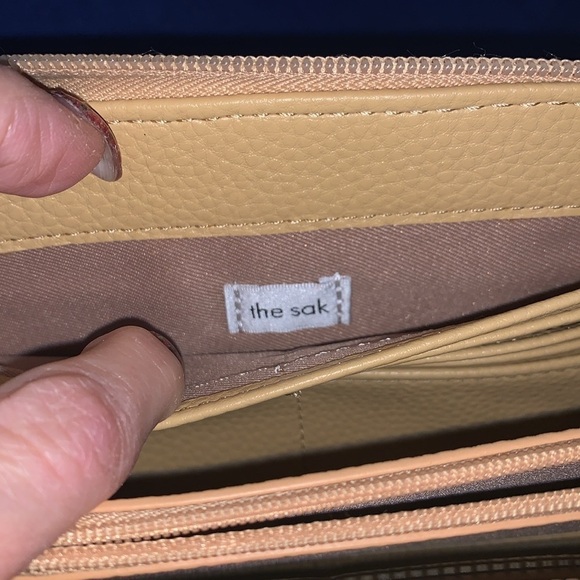 Beautiful wristlet clutch or Crossbody bag - Picture 5 of 6